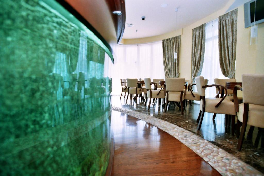 Hotel Savus Славонски-Брод Экстерьер фото